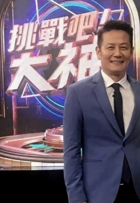 国产TS群P风骚至极的金雪儿和姐妹美琳娜前后3P直男 - 小蝌蚪导航